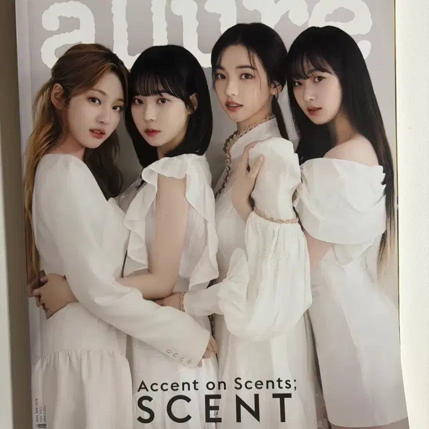 [BUNJANG] Go Eun-seong Photoshoot and Interview Magazine Set (3 Volumes) / 고은성 화보 인터뷰 잡지 3권 일괄 양도 뮤지컬배우 고은성 데스노트