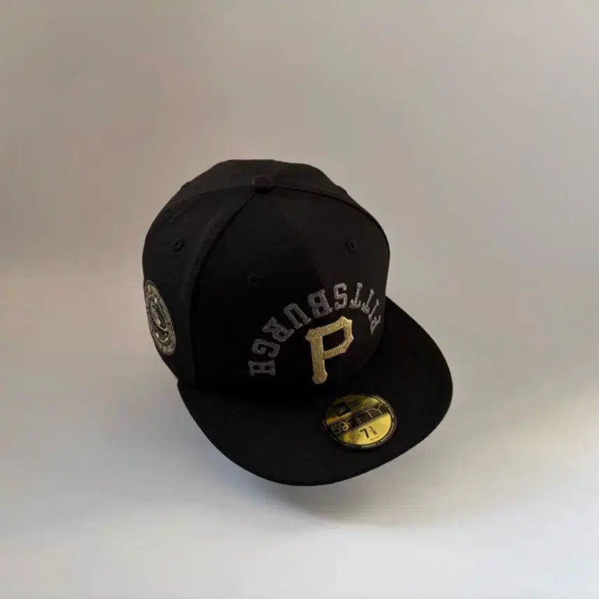[BUNJANG] New Era Pittsburgh Pirates Reverse Logo 59FIFTY Fitted Hat / New Era 피츠버그 리버스 로고 59FIFTY
