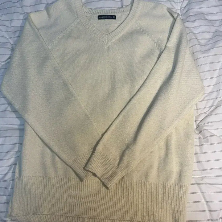 [BUNJANG] RONRON Ivory V-Neck Knit / RONRON 론론 아이보리 브이넥 니트