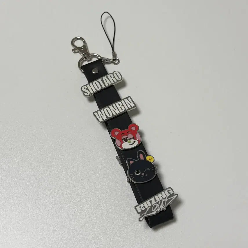 [BUNJANG] RIIZE Rizing Charms Strap Bundle Set / 라이즈 가방 스트랩 원빈 쇼타로 자석즈 참 포함 은석 가방