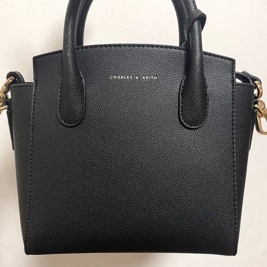 [BUNJANG] Charles &amp; Keith Tote Bag Crossbody Bag / 찰스앤키스 가방 토트백 크로스백