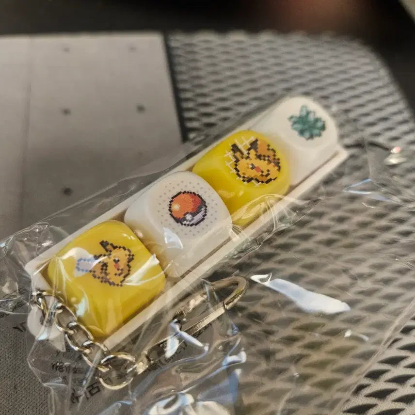 [BUNJANG] Tony Moly Pikachu Keycap Keyring (Sealed) / 올리브영 토니모리 피카츄 키캡 키링(미개봉)