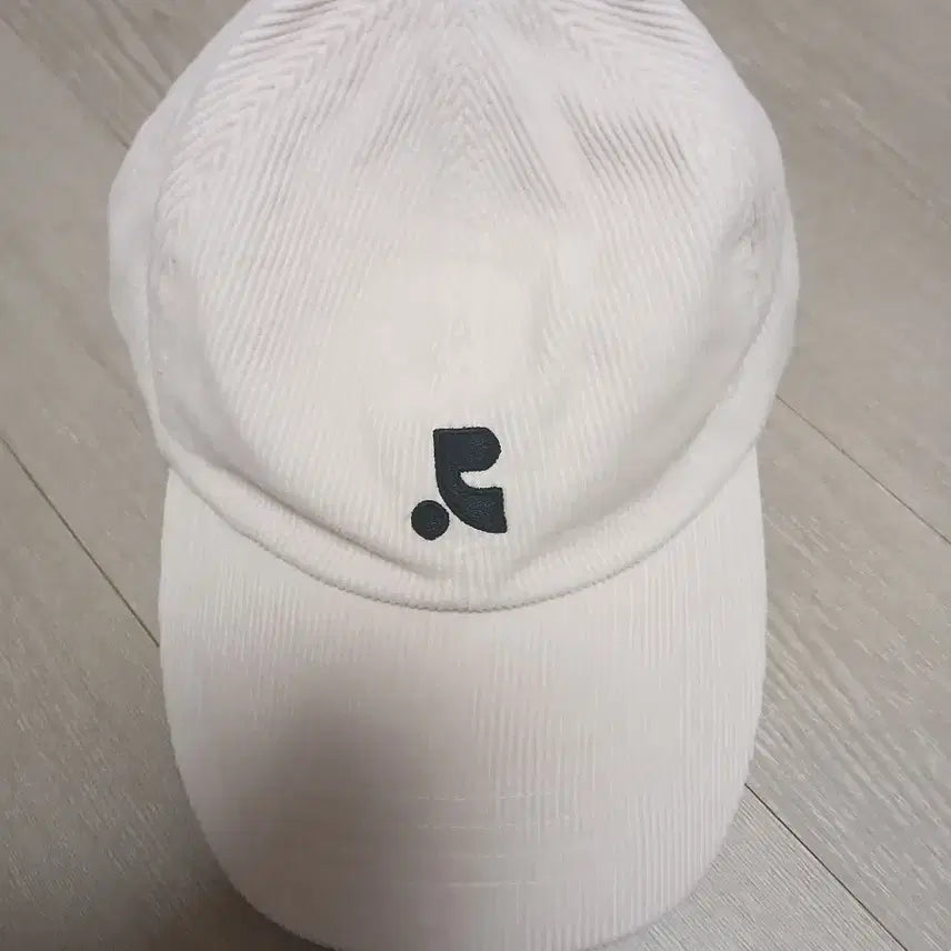 [BUNJANG] Rest and Recreation Corduroy Ball Cap / 레스트앤레크레이션 코듀로이 볼캡