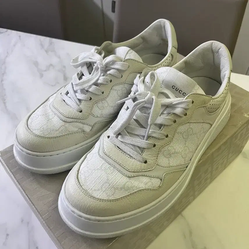[BUNJANG] Gucci Signature GG Logo Pattern Sneakers / 구찌의 시그니처 GG 로고 패턴 스니커즈 판매합니다