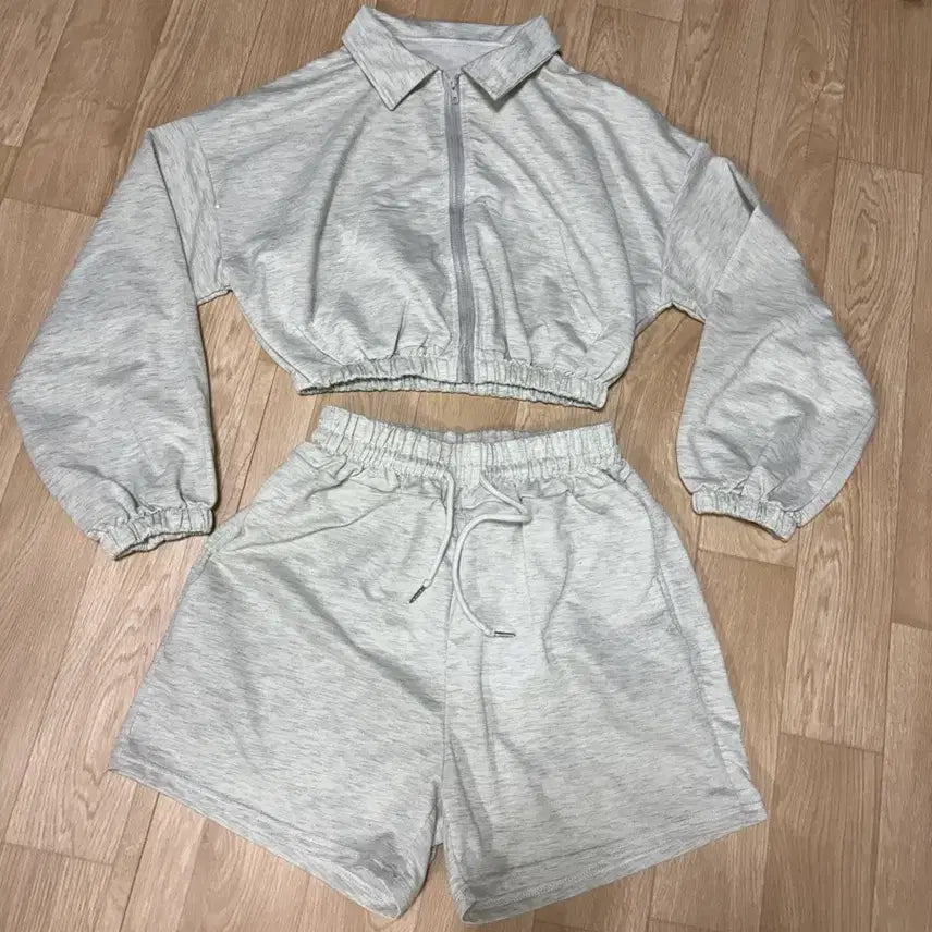 [BUNJANG] Cropped Zip-Up Set (Grey) / 크롭 집업 세트 (그레이) free