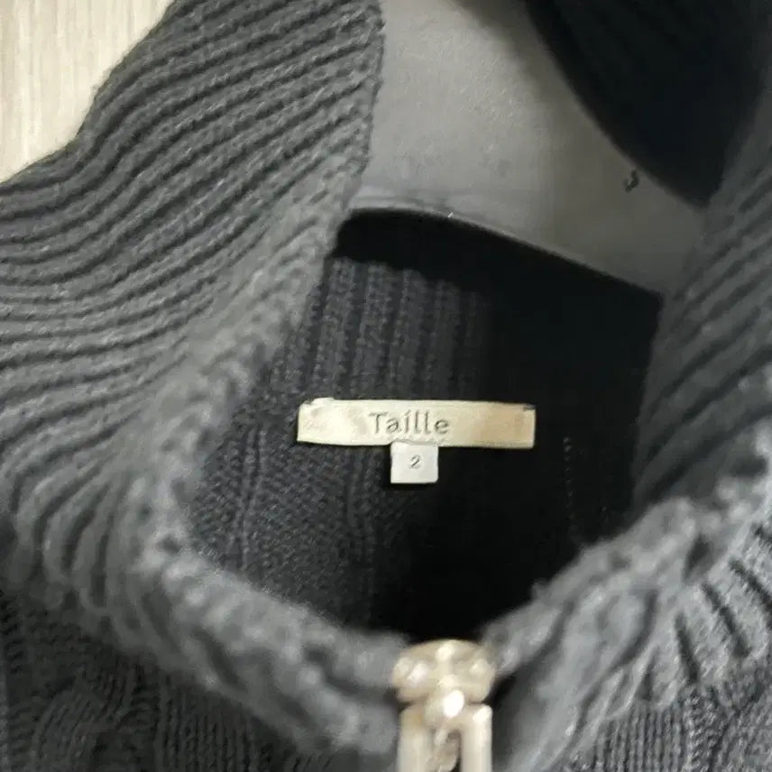 [BUNJANG] Tylee High Neck Multi Cable Zip-Up Sweater Dark Navy / (2) 타일레 하이넥 케이블 집업 다크네이비