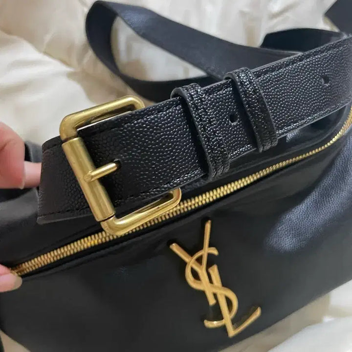 [BUNJANG] Saint Laurent Black Leather Belt Bag / 블랙 레더 숄더백