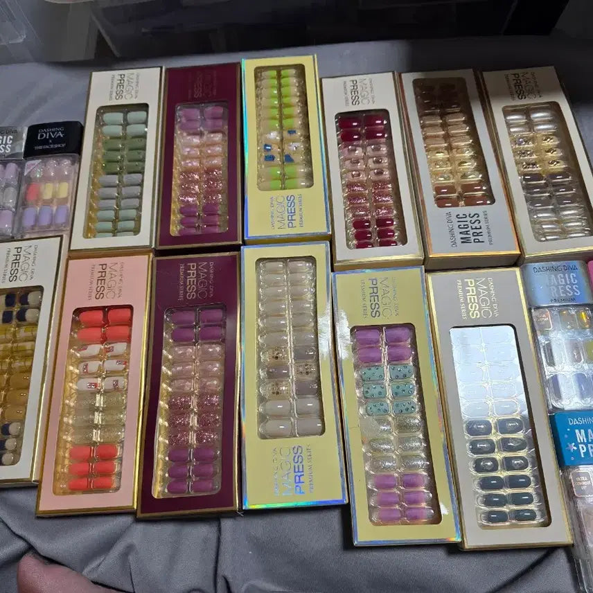 [BUNJANG] Dashing Diva Magic Press Nail Tips Bundle Set / 데싱디바 매직프레스 네일팁 모음