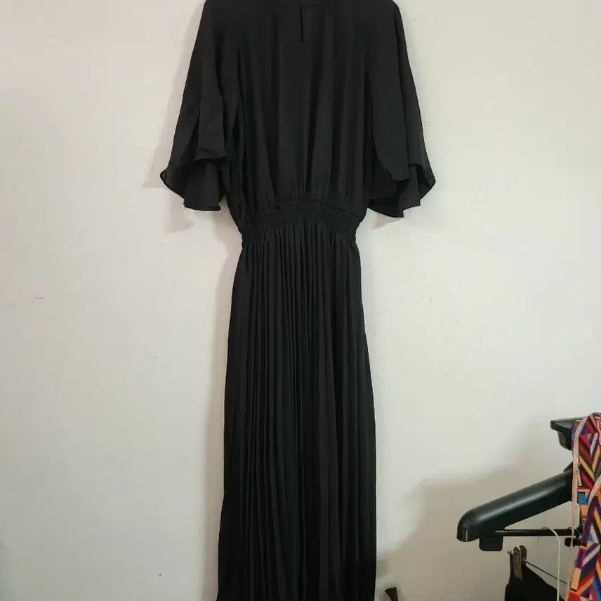 [BUNJANG] Black Pleated Long Dress (Free Size) / 블랙 플리츠 롱 원피스 Free 사이즈