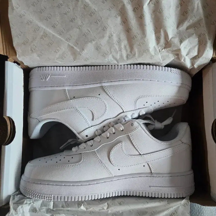 [BUNJANG] Nike Air Force 1 All White Sneakers / 나이키 에어포스1 올백 새상품 사이즈 245,265 사이즈 있어요