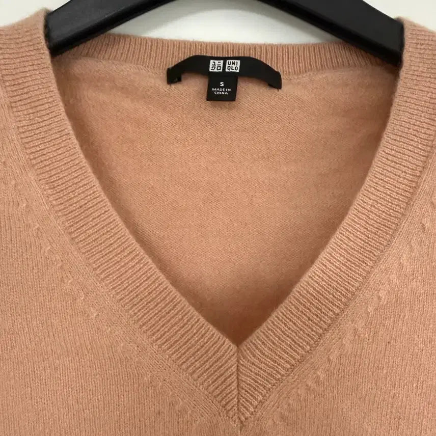 [BUNJANG] Uniqlo Cashmere V-Neck Knit S / 유니클로 캐시미어 브이넥 니트 s