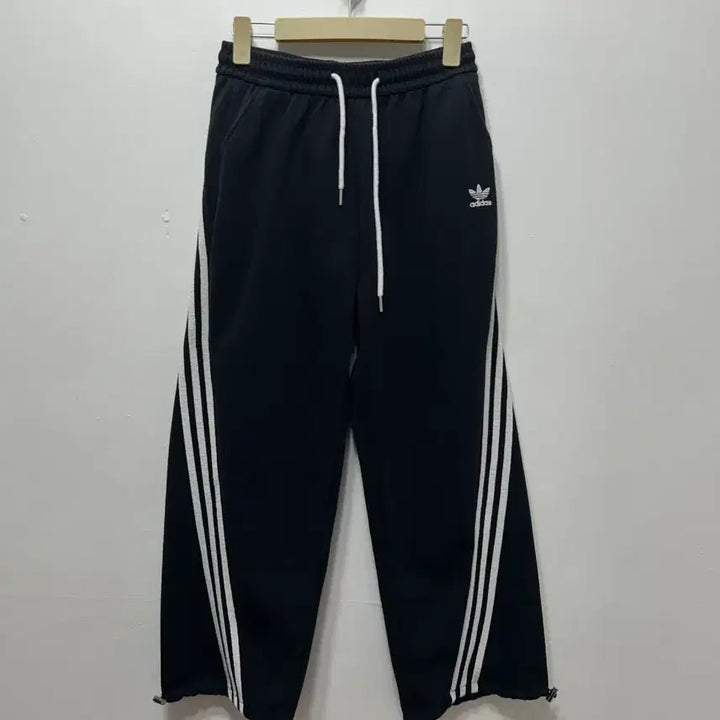 [BUNJANG] Adidas 3-Stripes Training Pants Black / 아디다스 삼선 트레이닝 바지 블랙 F
