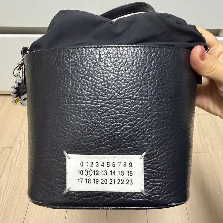 [BUNJANG] Maison Margiela Black Leather Bucket Bag / 마르지엘라 버킷백 블랙 가방