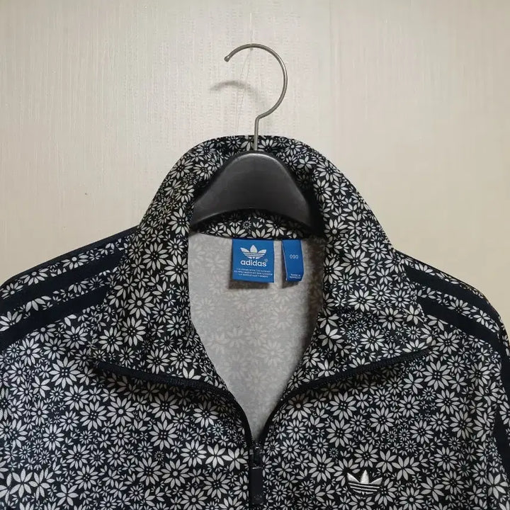 [BUNJANG] Adidas Flower Pattern Track Jacket 90 / 아디다스 플라워 패턴 트랙 자켓 90