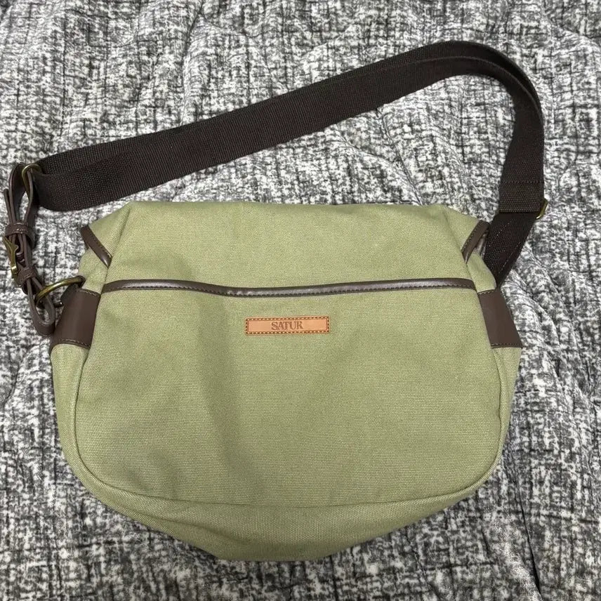 [BUNJANG] Setteer Classic Canvas Shoulder Bag Khaki / 세터 클래식 캔버스 숄더백 카키