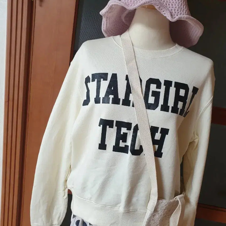 [BUNJANG] Embroidered Logo Sweatshirt T-Shirt / (새제품)영문프린팅 맨투맨 티셔츠