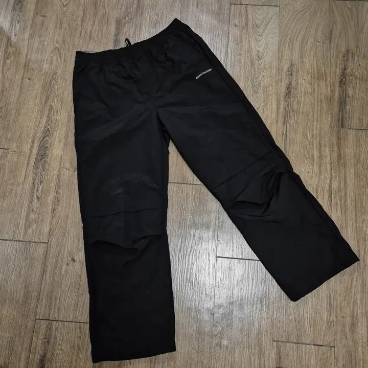 [BUNJANG] Earthscam Era Lightweight Parachute Pants / (1회착용)얼스캄에라 라이트웨이트 파라수트 팬츠[정가 39,000원]