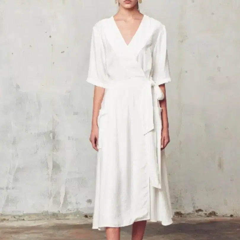 [BUNJANG] ATRE Wrap Long Dress White / ATRE 랩 수지원피스