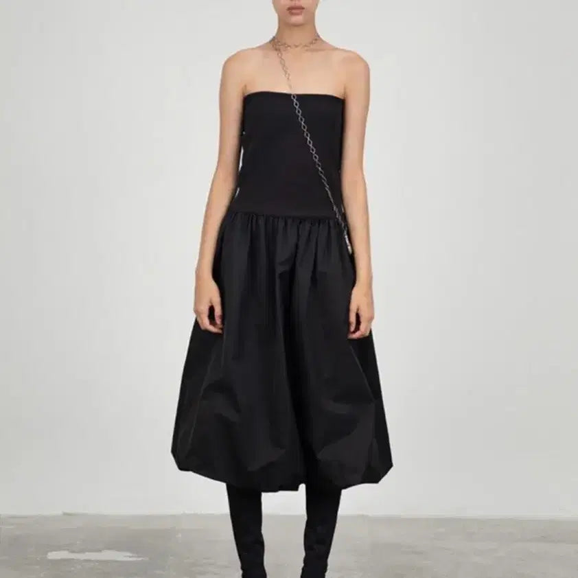 [BUNJANG] Amomento Volume Banding Dress Black / 아모멘토 볼륨밴딩원피스 블랙