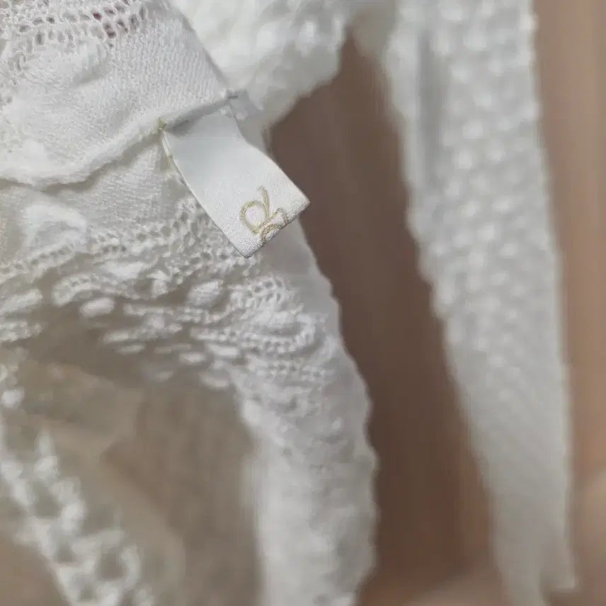 [BUNJANG] ORR Lace Round Pullover White M / ORR  오르  레이스 라운드 풀오버  화이트  M