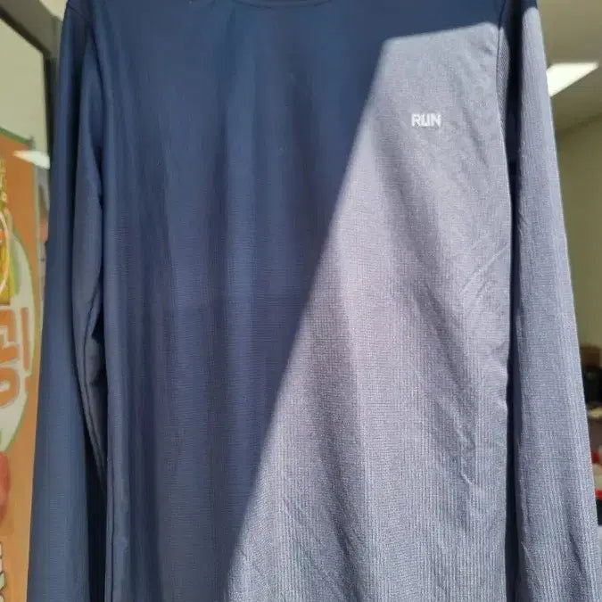 [BUNJANG] Navy Run Performance Long Sleeve T-Shirt / 네이비 런 기능성 긴팔 티셔츠