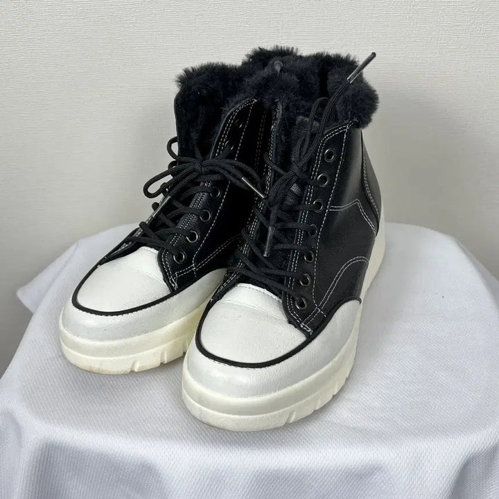 [SOLD OUT] 브루마스 몰리 가죽 털 앵클 부츠 국내제작 신발 235 라덴 빈티지