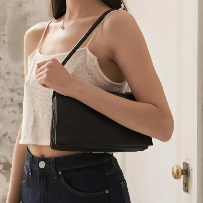 [BUNJANG] Autt Folded Bag Black / 어트 폴디드백 블랙 autt folded bag 낫띵리튼 파사드패턴 가방