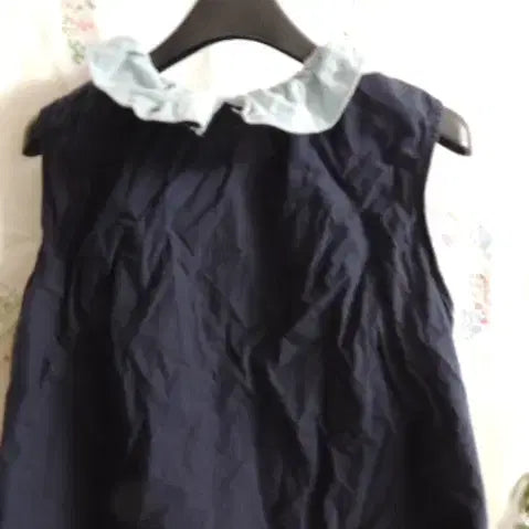 [BUNJANG] Frill Collar Sleeveless Top / 소재 좋고 컬러 예쁜 프릴 카라 나시 / 반품 48cm