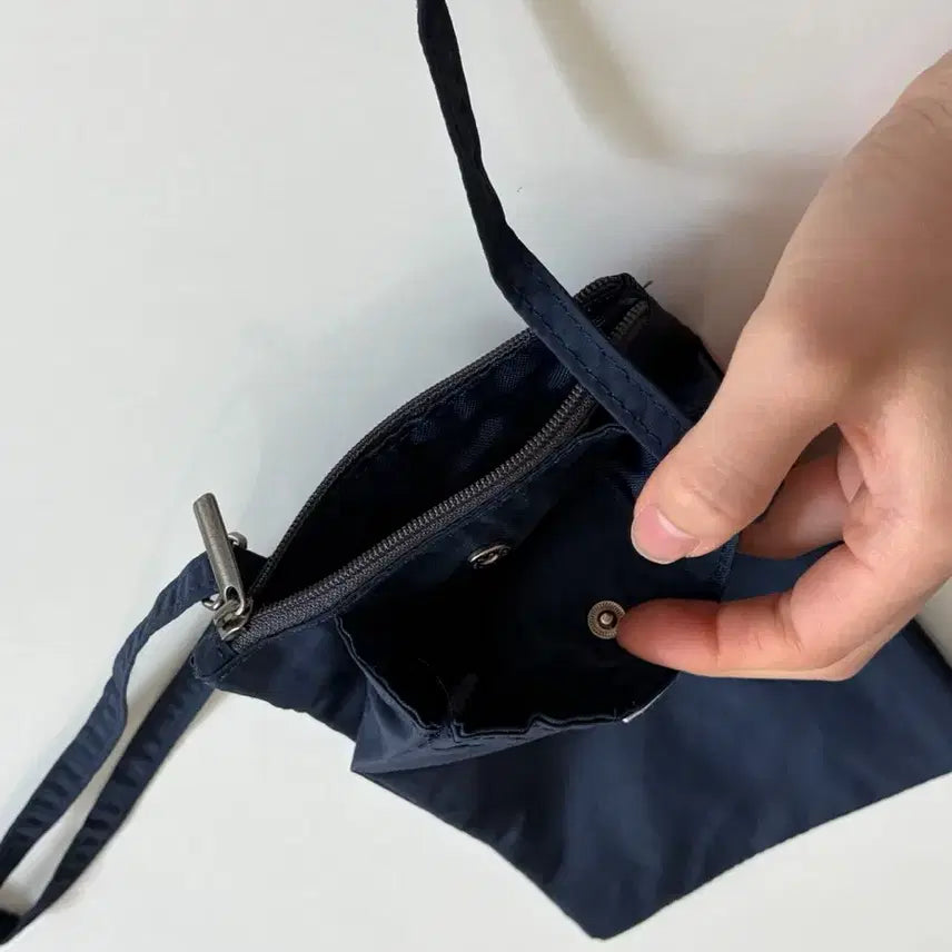 [BUNJANG] Ittysso Navy Mini Crossbody Bag / 아이띵소 네이비 미니 크로스백
