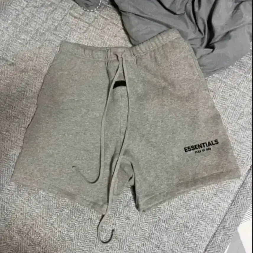[BUNJANG] Fear Of God Essentials Grey Shorts / 에센셜 Fear Of God 반바지 그레이