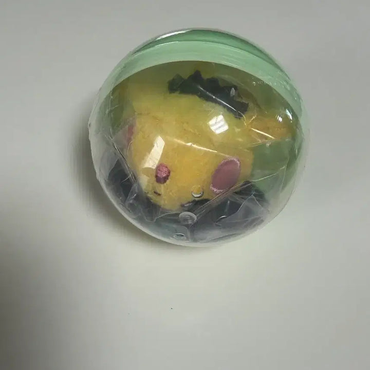 [BUNJANG] Pichu Pokemon Chalsak Magnet Mascot / 피츄 포켓몬 찰싹 자석 마그넷 마스코트 메타몽 놀이터
