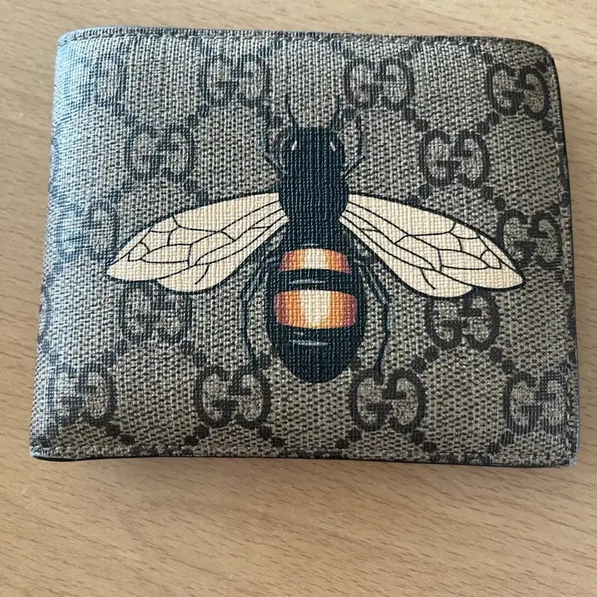 [BUNJANG] Gucci GG Supreme Bee Cardholder / 구찌 GG 수프림 꿀벌 카드지갑