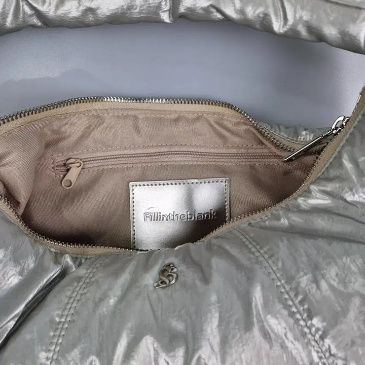 [BUNJANG] FILLINTHEBLANK Icy Hobo Bag Silver / FILLINTHEBLANK 필인더블랭크 아이시 호보 백 실버