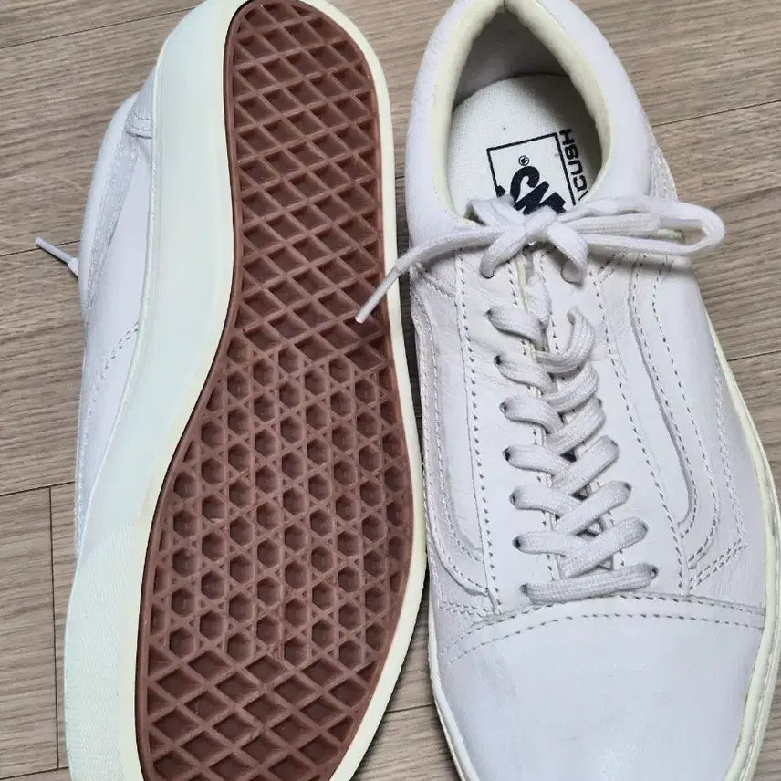 [BUNJANG] Vans Old Skool White Leather Sneakers Size 265 / 반스 올드스쿨 화이트 레더 운동화265