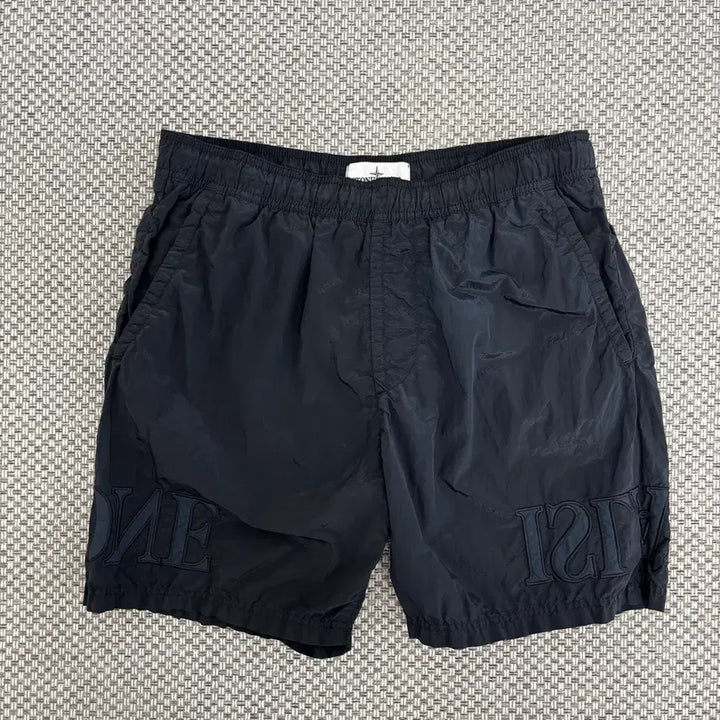 [BUNJANG] Stone Island Patch Embroidered Shorts / [M]스톤아일랜드 와펜패치 자수 반바지