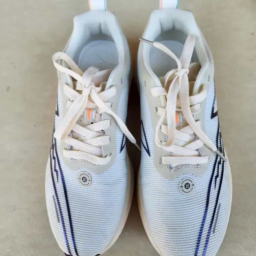 [BUNJANG] SOVCOELUY Running Shoes White Orange / SOVCOELUY 운동화 화이트 오렌지