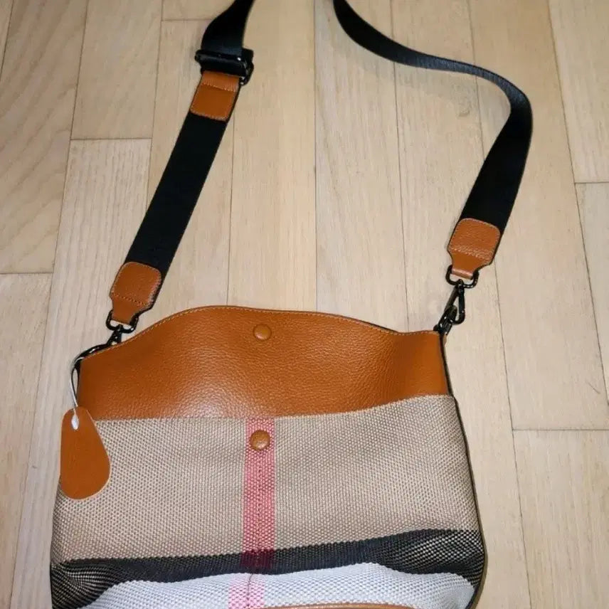 [BUNJANG] Check Pattern Crossbody Bag / 체크 패턴 크로스백 가방입니다