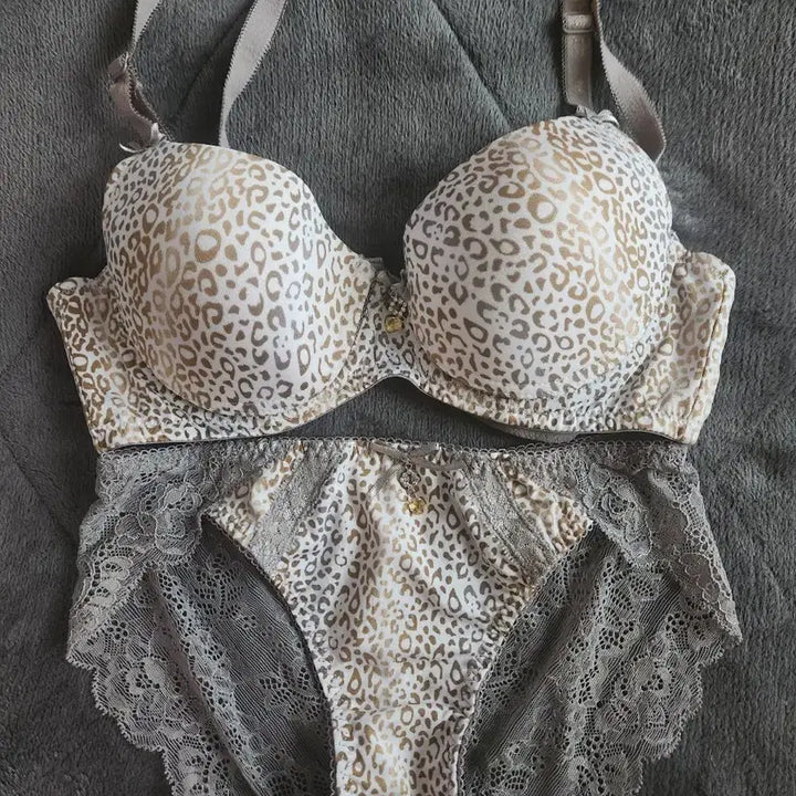 [BUNJANG] Leopard Bra and Lace Panty Set (2 Sets) / [중고] 여성속옷  2세트