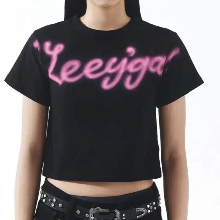 [BUNJANG] Leey Spray Cropped T-Shirt / Leey 크롭 반팔티 SPRAY CROPPED T-SHIRT