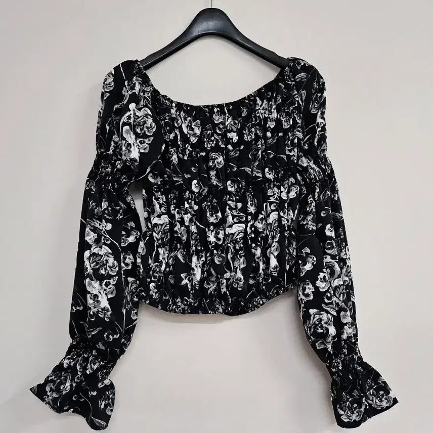 [BUNJANG] New Cropped Blouse / 새상품 크롭 블라우스