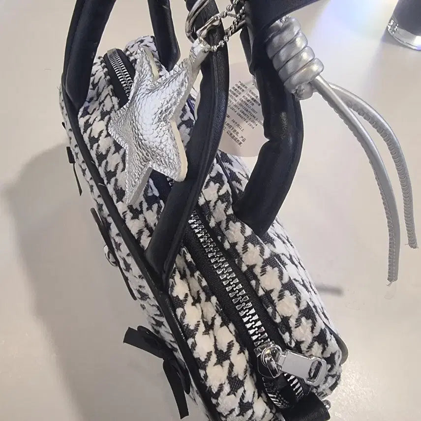 [BUNJANG] Hello Kitty Houndstooth Check Mini Bag / 헬로키티 하운즈투스 체크 미니백