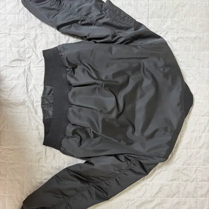 [BUNJANG] Tony Wack Recycle Crop Bomber Jacket (M) / 토니웩 리사이클 크롭 봄버(M)