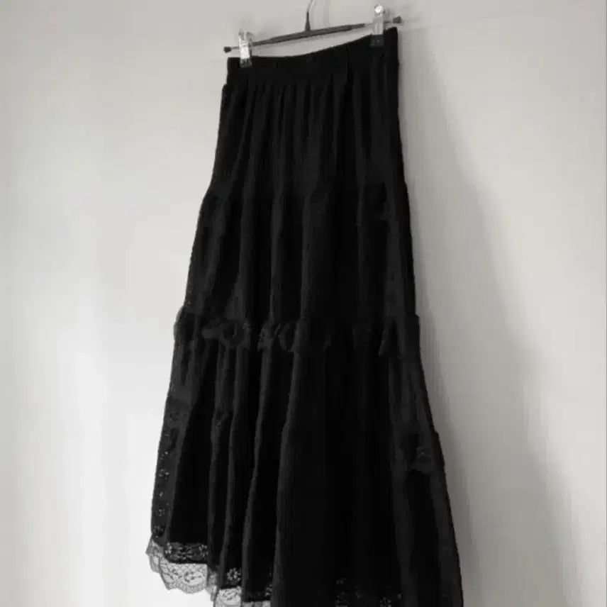 [BUNJANG] KimAhop Brushed Lace Skirt (Black) / 김아홉 샤 기모 레이스 스커트 (블랙)