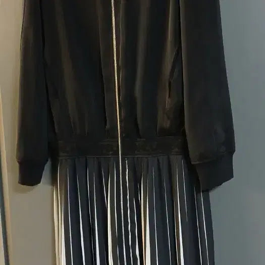 [BUNJANG] Karl Lagerfeld Stripe Pleated Dress / 칼 라거펠트 스트라이프 플리츠 원피스
