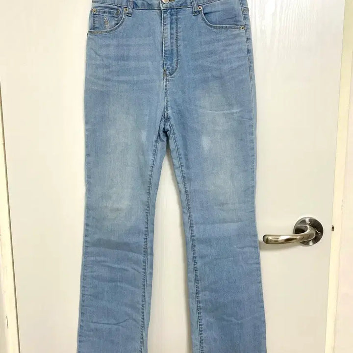 [BUNJANG] Light Wash Straight Leg Jeans / 일자 연청바지 28