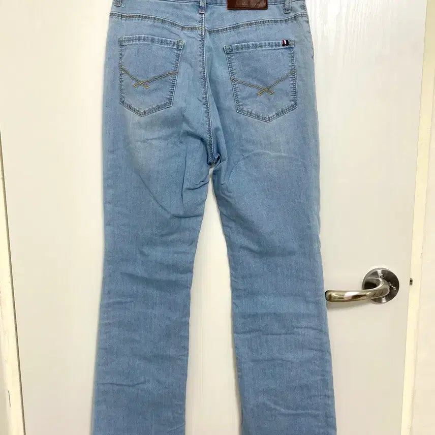 [BUNJANG] Light Wash Straight Leg Jeans / 일자 연청바지 28