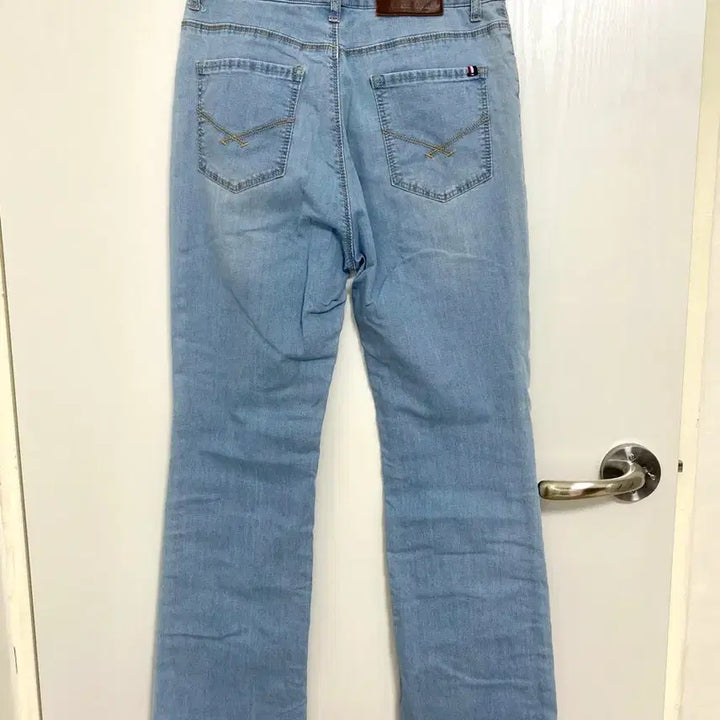 [BUNJANG] Light Wash Straight Leg Jeans / 일자 연청바지 28