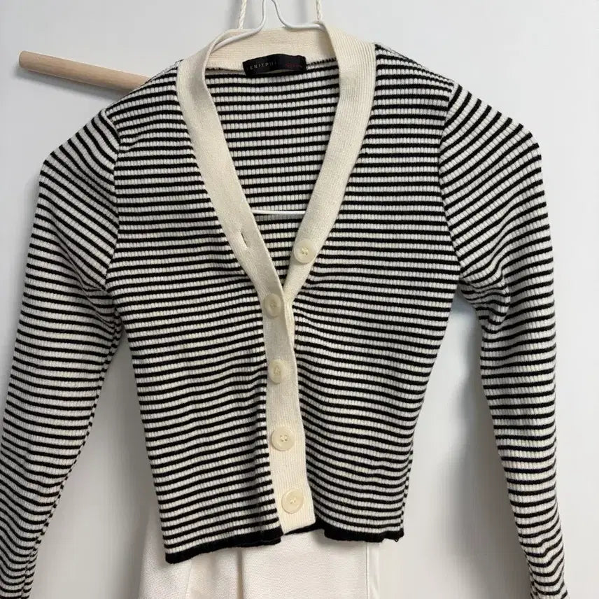 [BUNJANG] Ganaesra Stripe Cardigan / [옷장정리중] 가내스라 스트라이프 가디건 (3회미만착용)