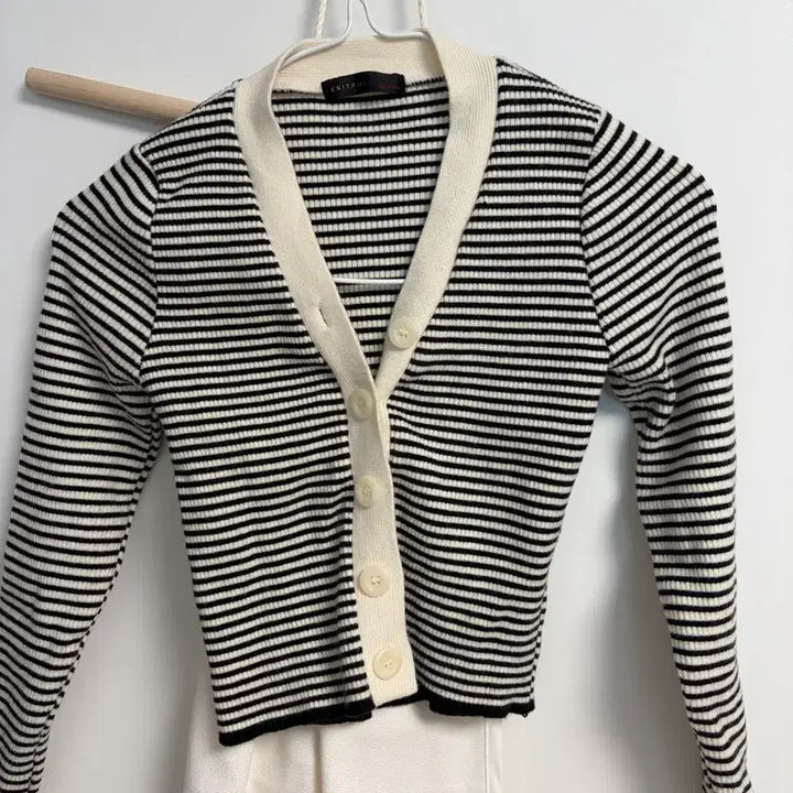[BUNJANG] Ganaesra Stripe Cardigan / [옷장정리중] 가내스라 스트라이프 가디건 (3회미만착용)
