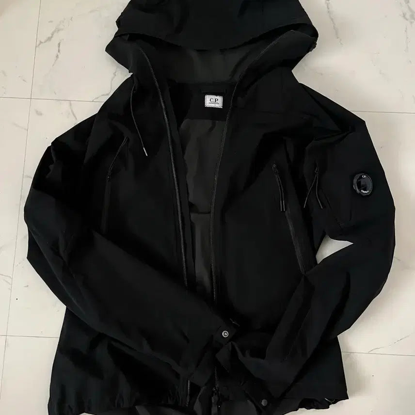 [SOLD OUT] CP 컴퍼니 프로텍 바람막이